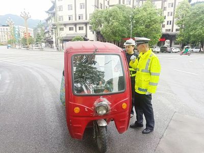 什么样的电动三轮、四轮车可以上路行驶